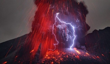 fulmini-vulcanici-ed-eruzione-del-monte-sakurajima